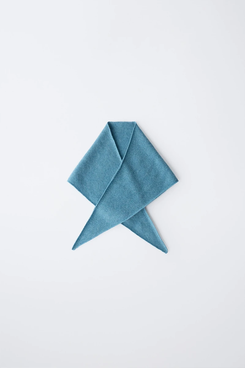 FOULARD TRIANGULAIRE 100 % CACHEMIRE