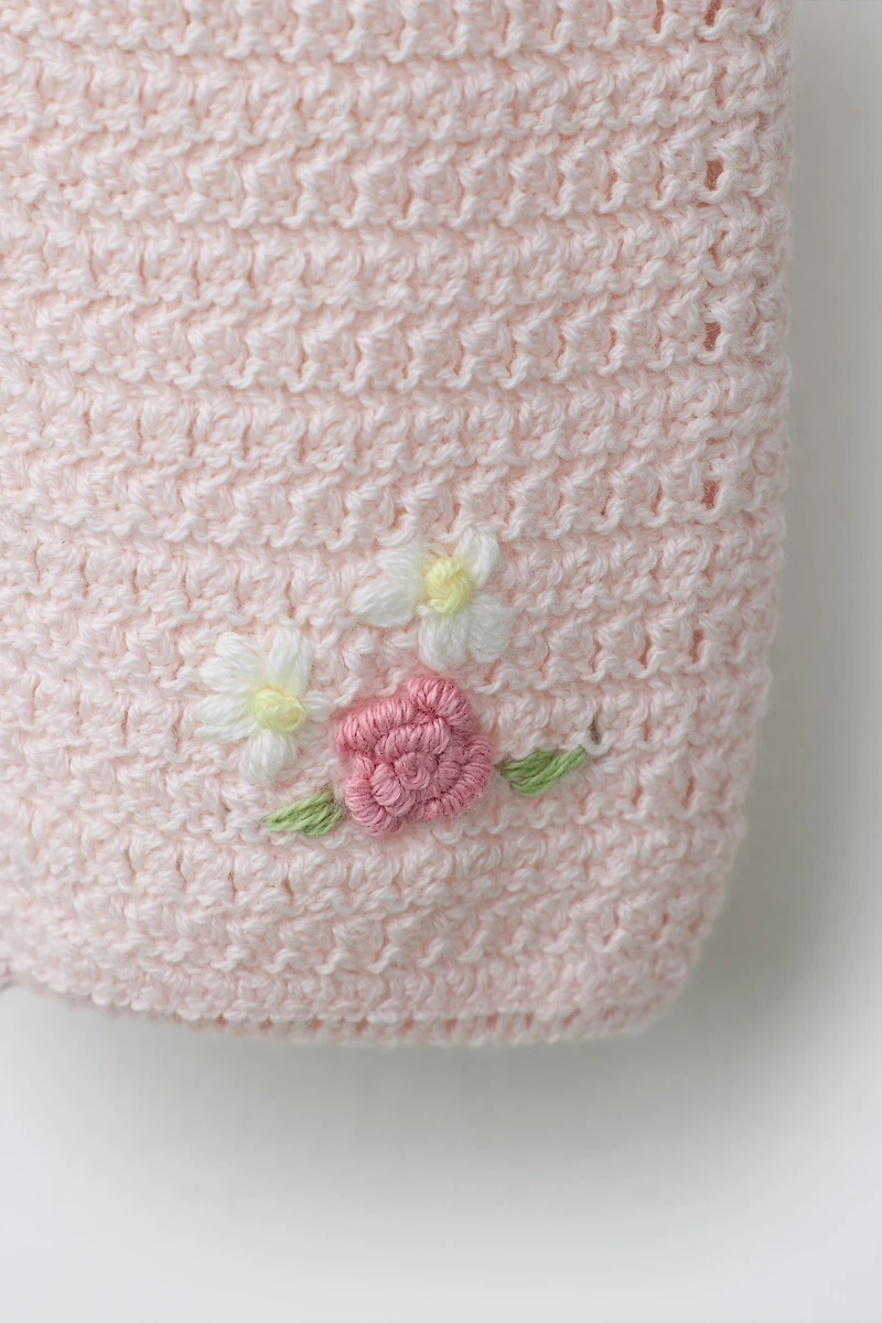 EMBROIDERED FLORAL KNIT PANTS