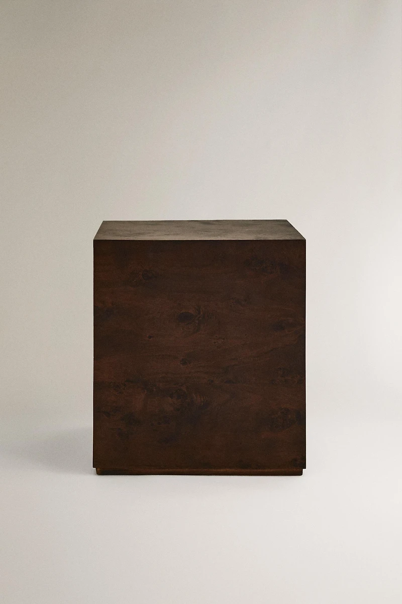 ROOT WOOD CUBE TABLE