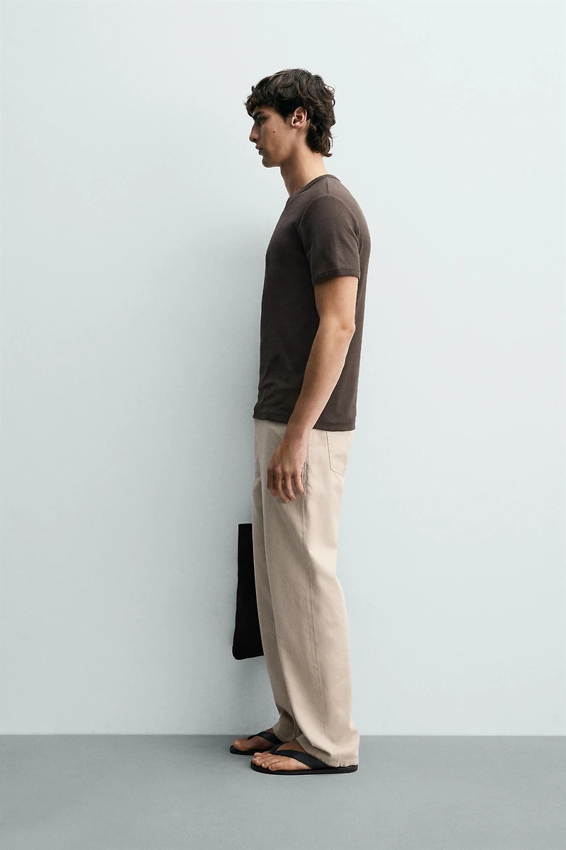 T-SHIRT REGULAR FIT CÔTELÉ