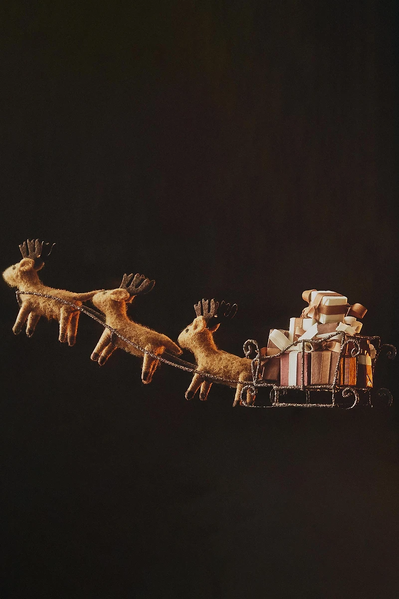CHRISTMAS SLEIGH AND REINDEER ORNAMENT