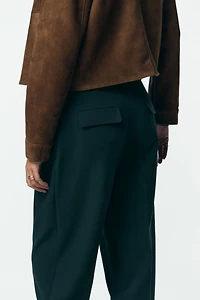 BELTED PLEATED PANTS