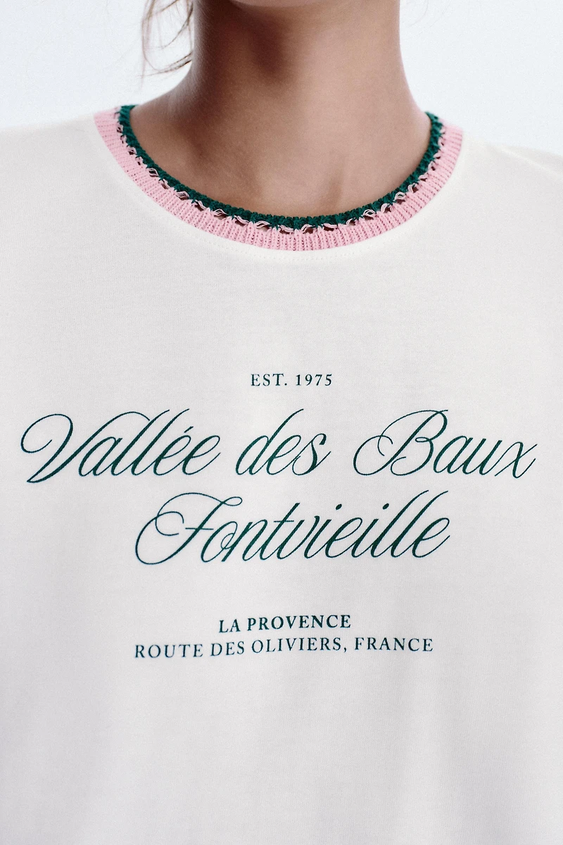 T-SHIRT TEXTE COL TRICOT