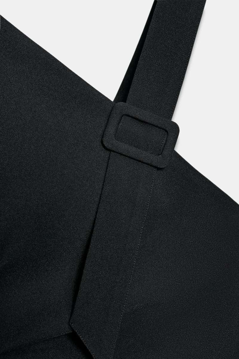 SHORT ASYMMETRIC BUCKLE DRESS