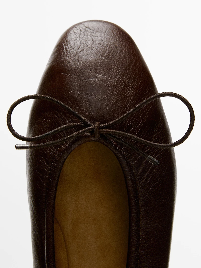 Gathered ballet flats with bow