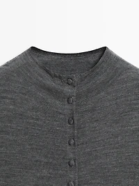 Cardigan col montant avec boutons en tissu