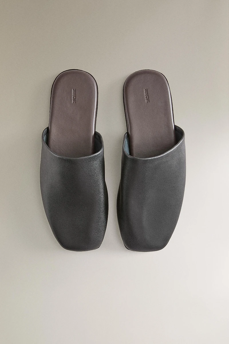 LEATHER MULE SLIPPERS