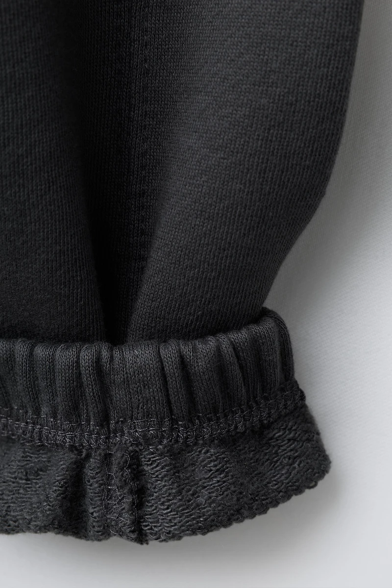 LABELLED PLUSH JOGGERS