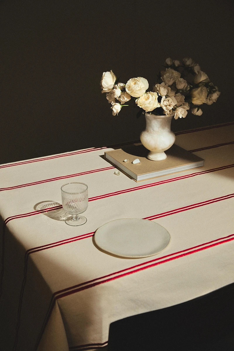DOUBLE EMBROIDERED STRIPE TABLECLOTH