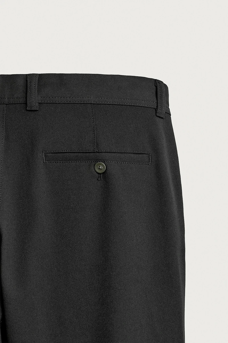 COMFORT STRUCTURED CHINO PANTS