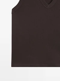 100% cotton V-neck T-shirt