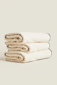 OVERLOCK COTTON BATH TOWEL