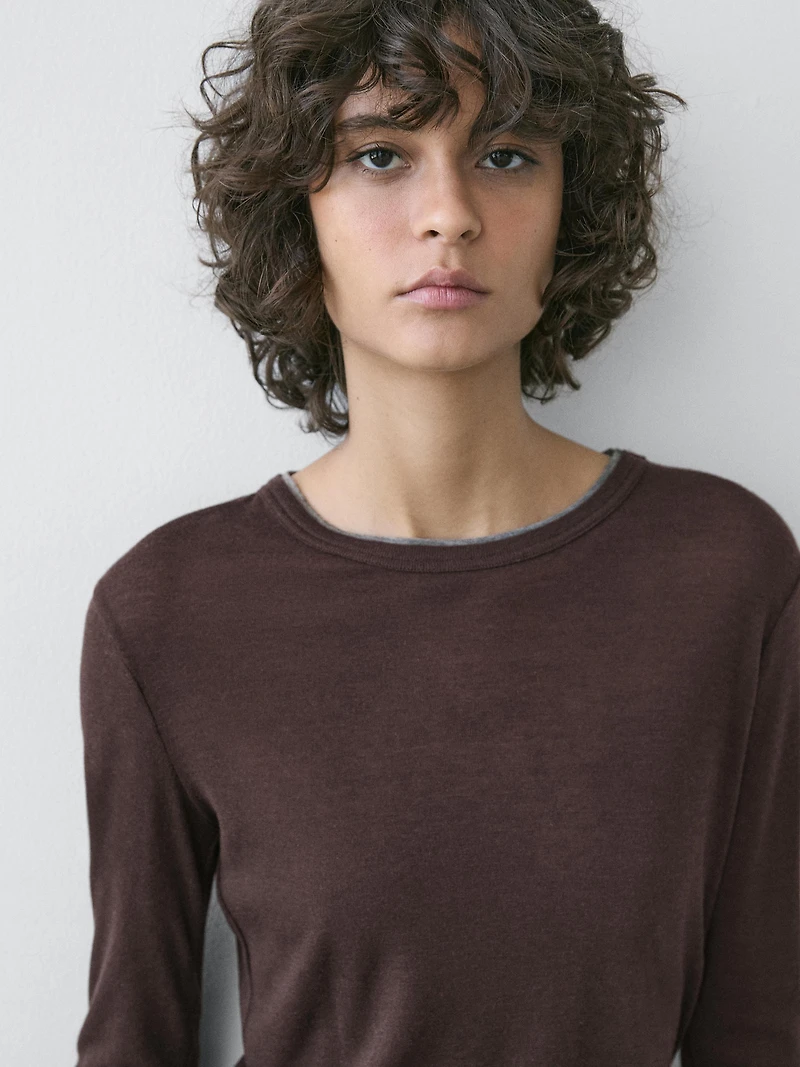 Long sleeve T-shirt with double layer trim