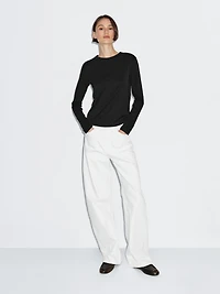 Long sleeve T-shirt with rounded hem