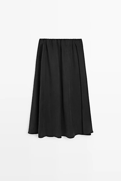 Voluminous midi skirt