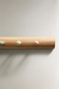 CHILDREN’S MULTICOLORED WALL HANGER