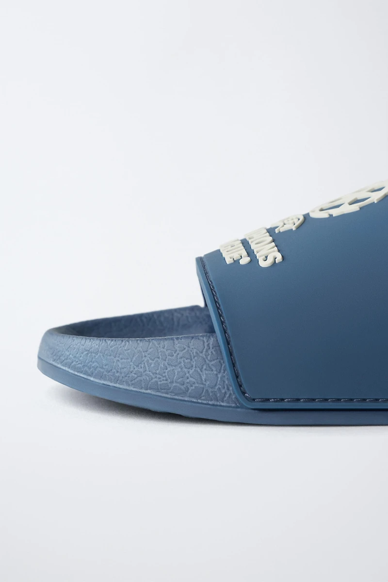 UEFA CHAMPIONS LEAGUE ® SLIDES