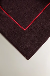 PLAIN BEACH TOWEL WITH BORDER