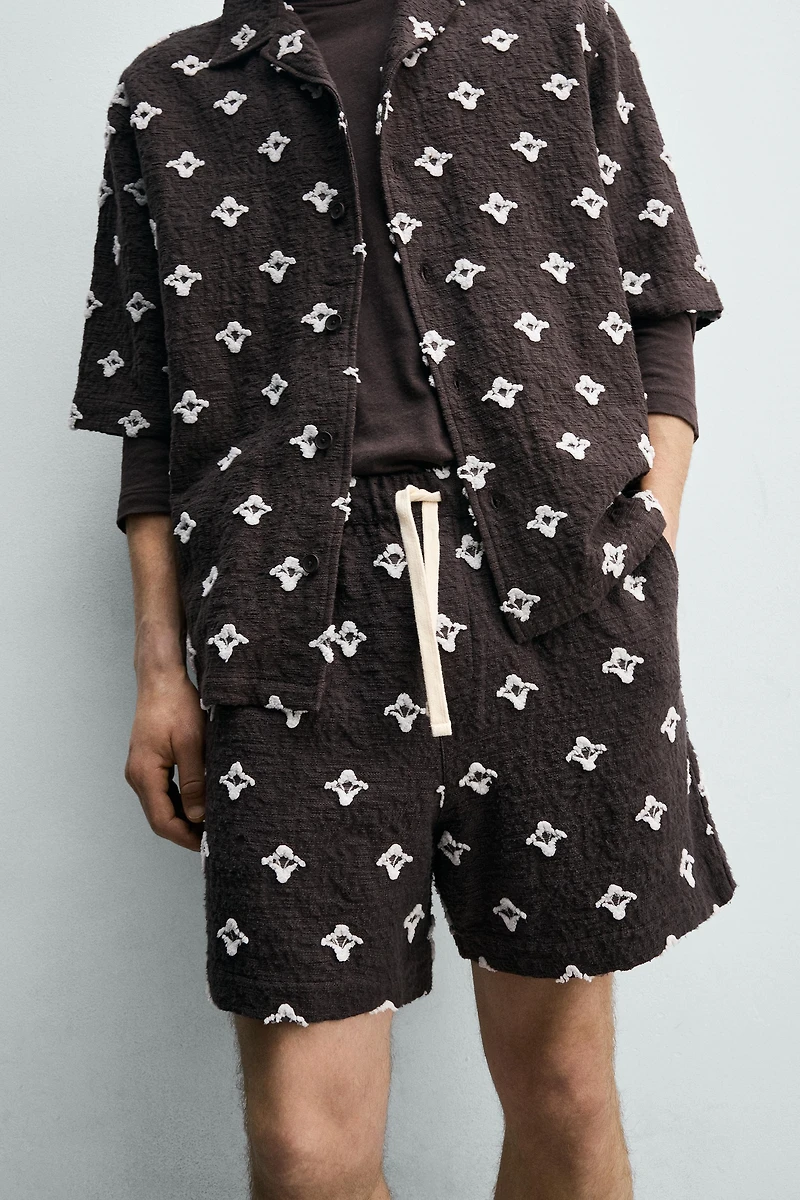 RELAXED FIT TEXTURED JACQUARD SHORTS
