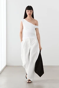 Asymmetric off-the-shoulder top