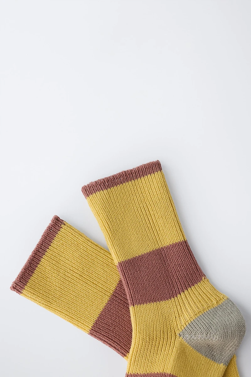 CHAUSSETTES LONGUES À RAYURES