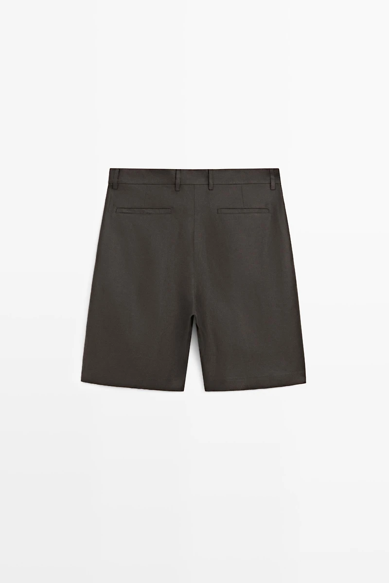 Linen Bermuda shorts with darts
