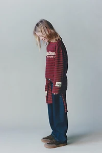 T-SHIRT À RAYURES AVEC INSCRIPTION