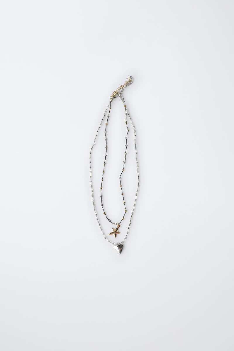 LOT DE DEUX COLLIERS CŒUR ET ÉTOILE