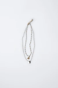 LOT DE DEUX COLLIERS CŒUR ET ÉTOILE