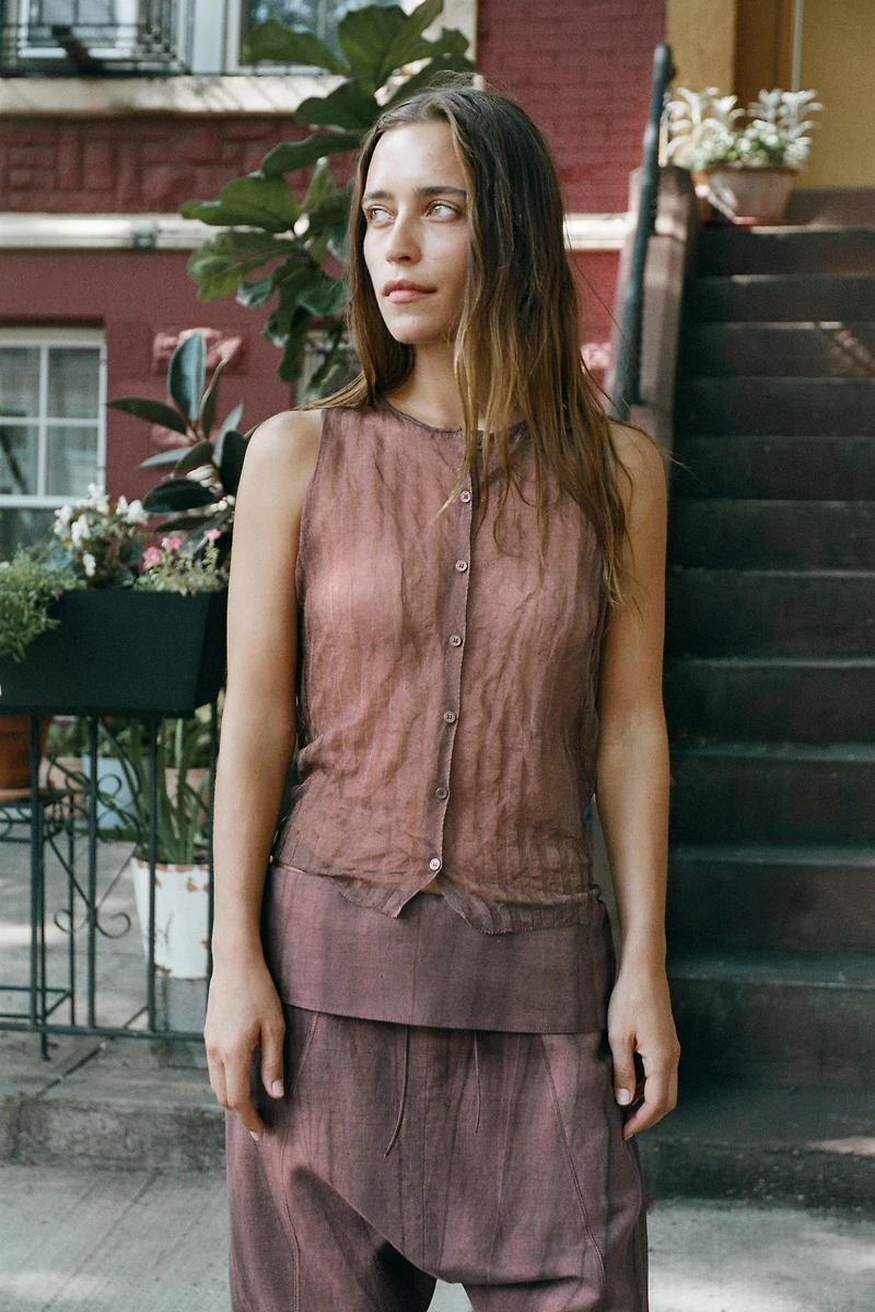BUTTONED CRINKLE EFFECT TOP
