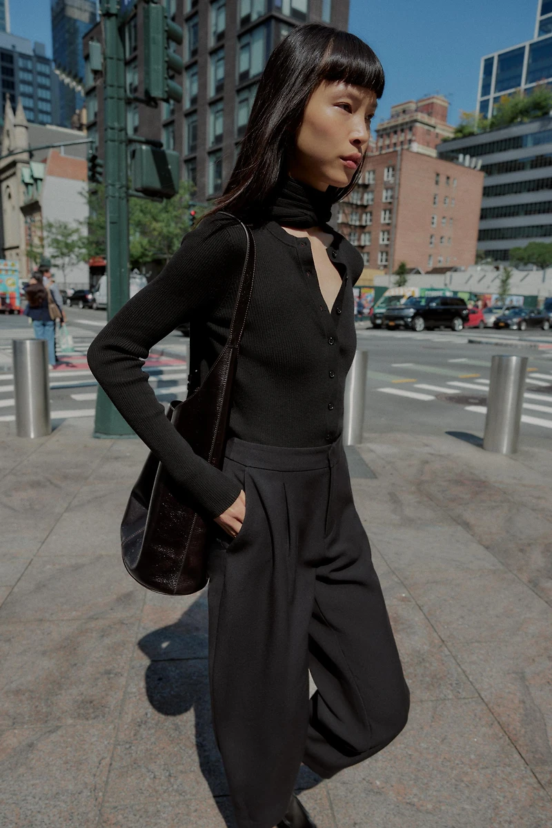 PLEATED TAPERED PANTS