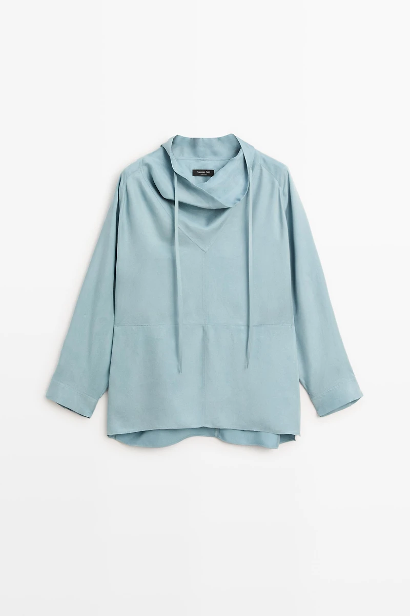 Flowing shirt with high collar and drawstring detail