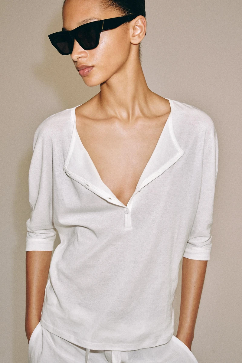 T-SHIRT COL TUNISIEN EN COTON