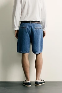 REGULAR FIT PLEATED DENIM SHORTS