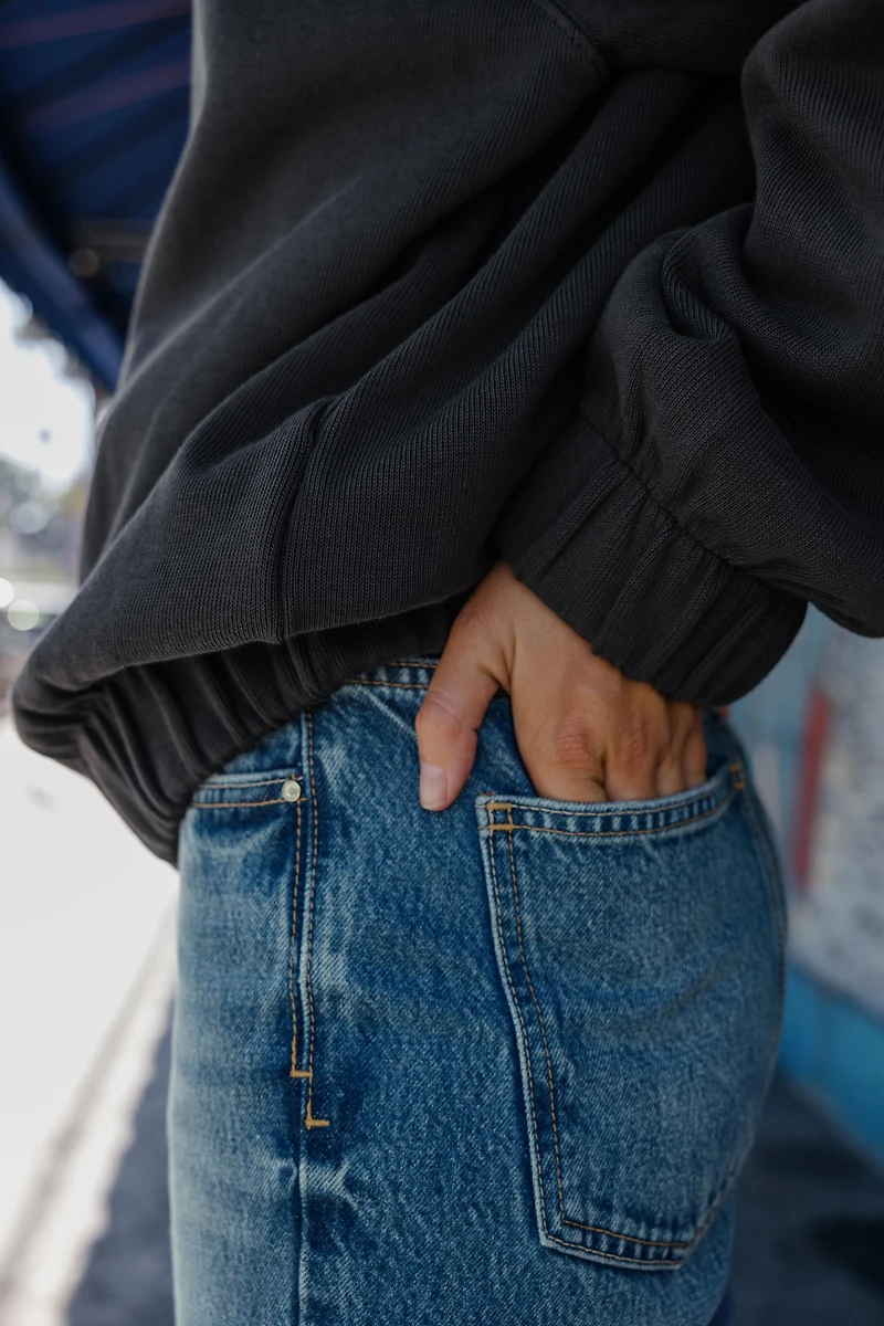 SOFT ZIP SWEATSHIRT