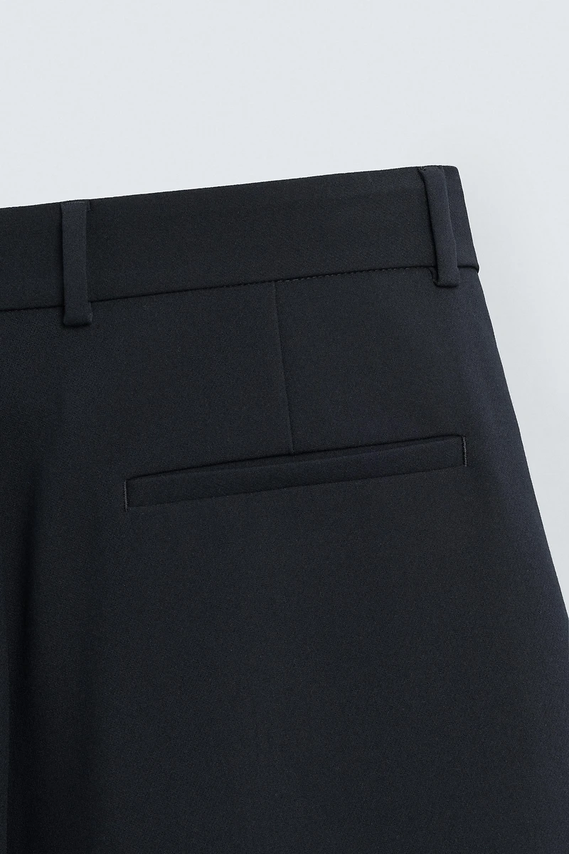PANTALON COUPE DÉCONTRACTÉE À PLIS