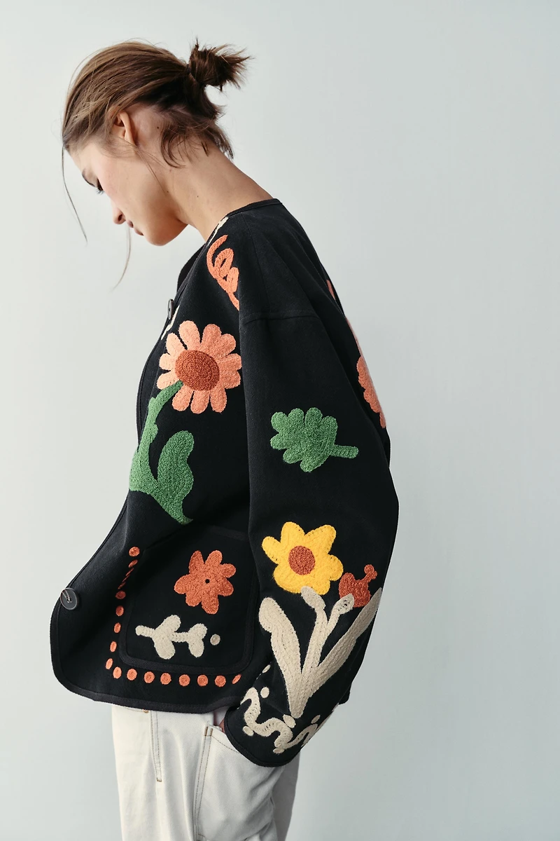 FLORAL EMBROIDERED JACKET