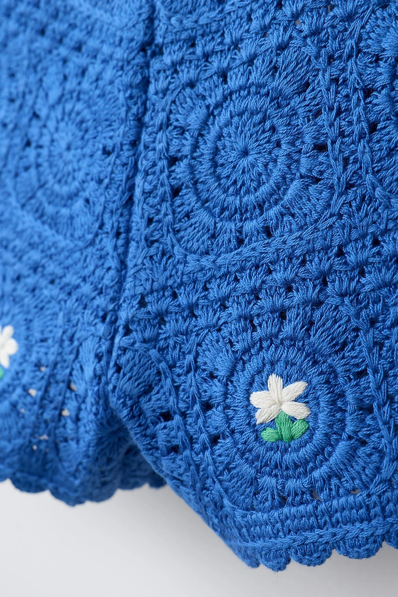 EMBROIDERED CROCHET KNIT SHORTS