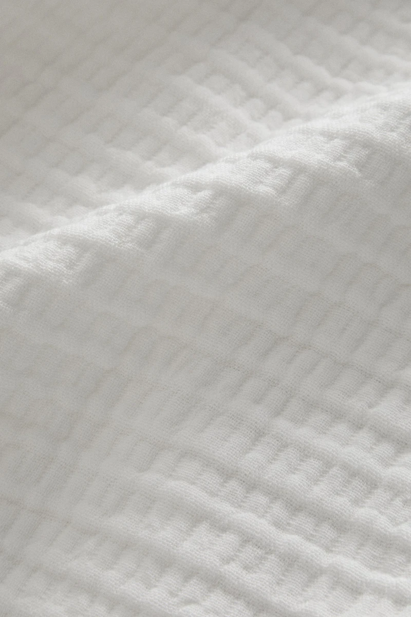 COUVRE-LIT TEXTURE GAZE
