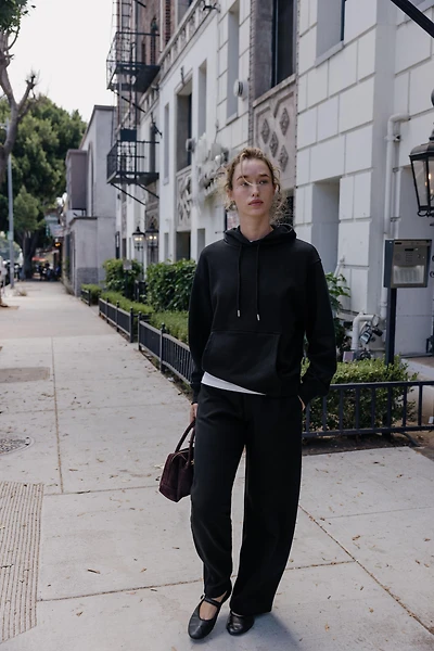 BASIC HOODIE SWEATSHIRT