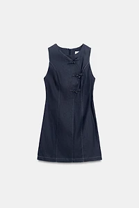 ROBE COURTE À BRANDEBOURGS
