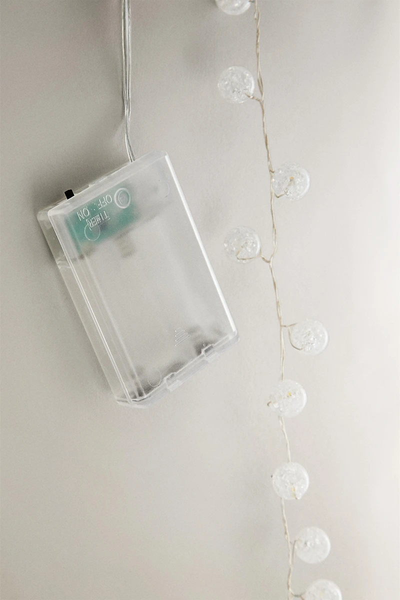 GUIRLANDE DE NOËL LUMINEUSE À BOULES