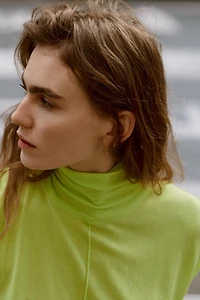 FLUID KNIT HIGH COLLAR TOP