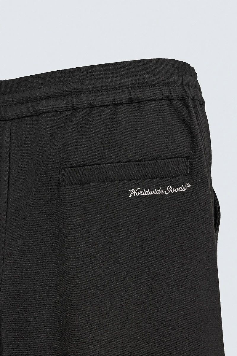 RELAXED FIT TEXTURED PANTS