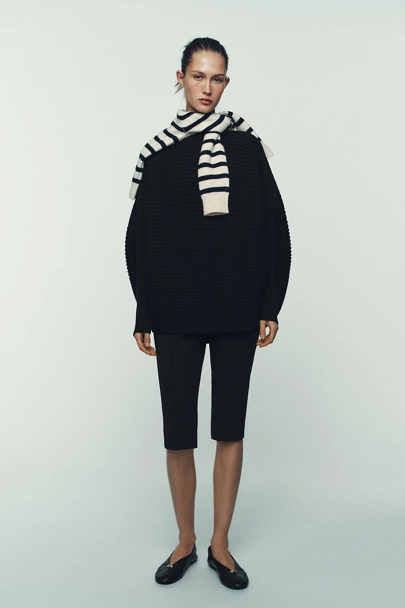 PULL EN MAILLE STRUCTURÉE À VOLUME