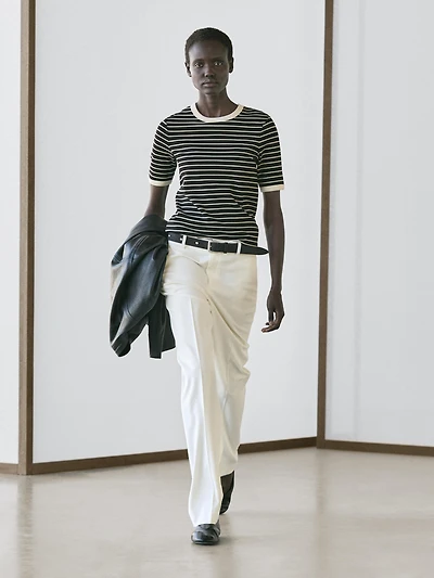 Short sleeve T-shirt with contrast stripes