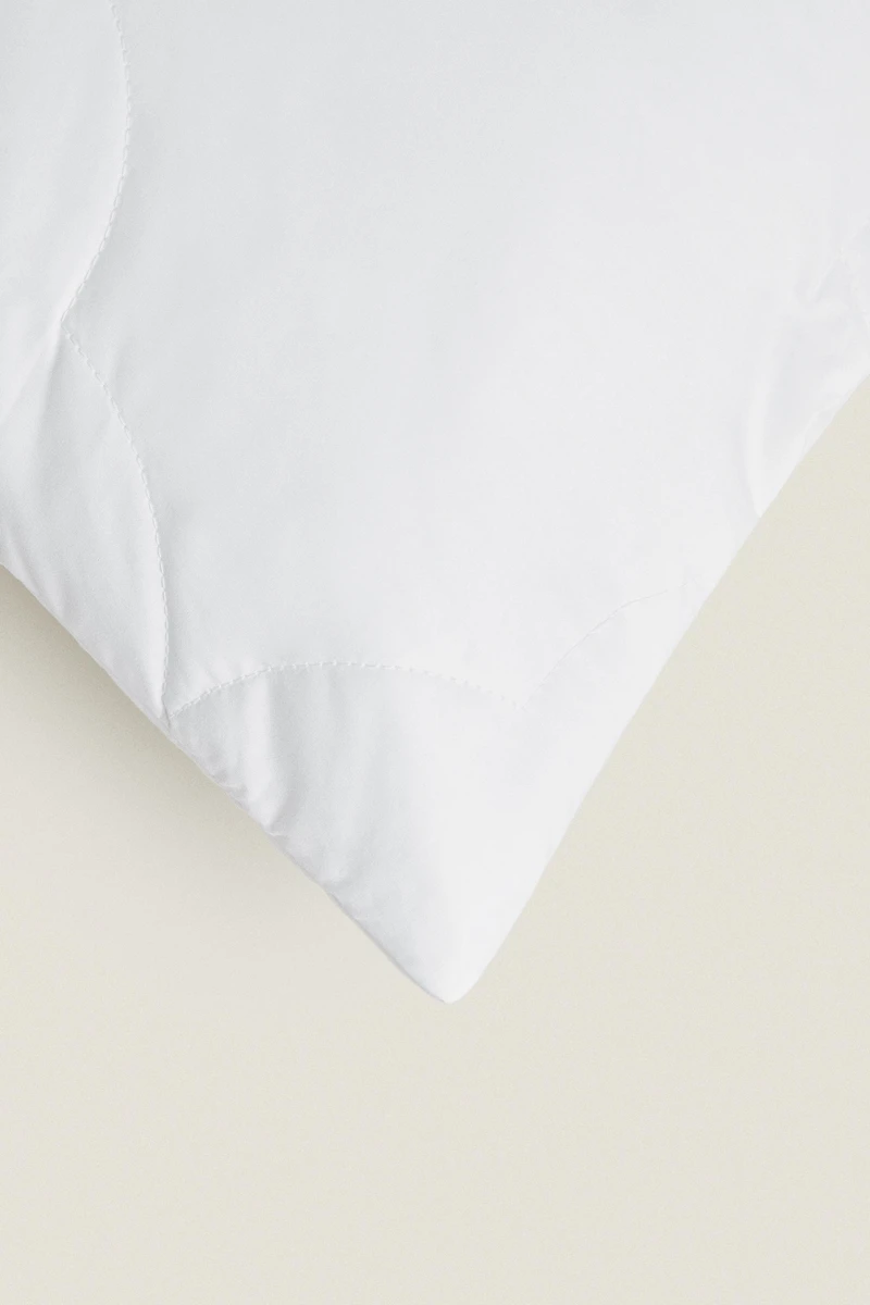 PADDED PILLOW PROTECTOR