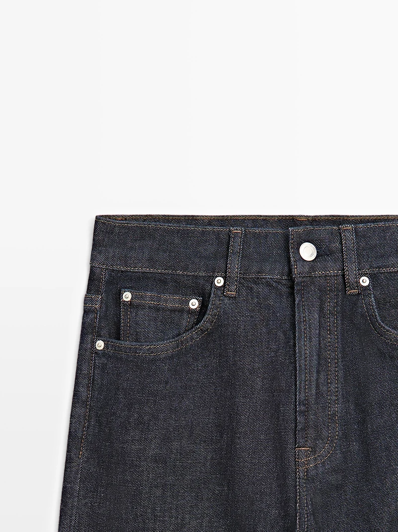 High-waist straight-leg comfort jeans