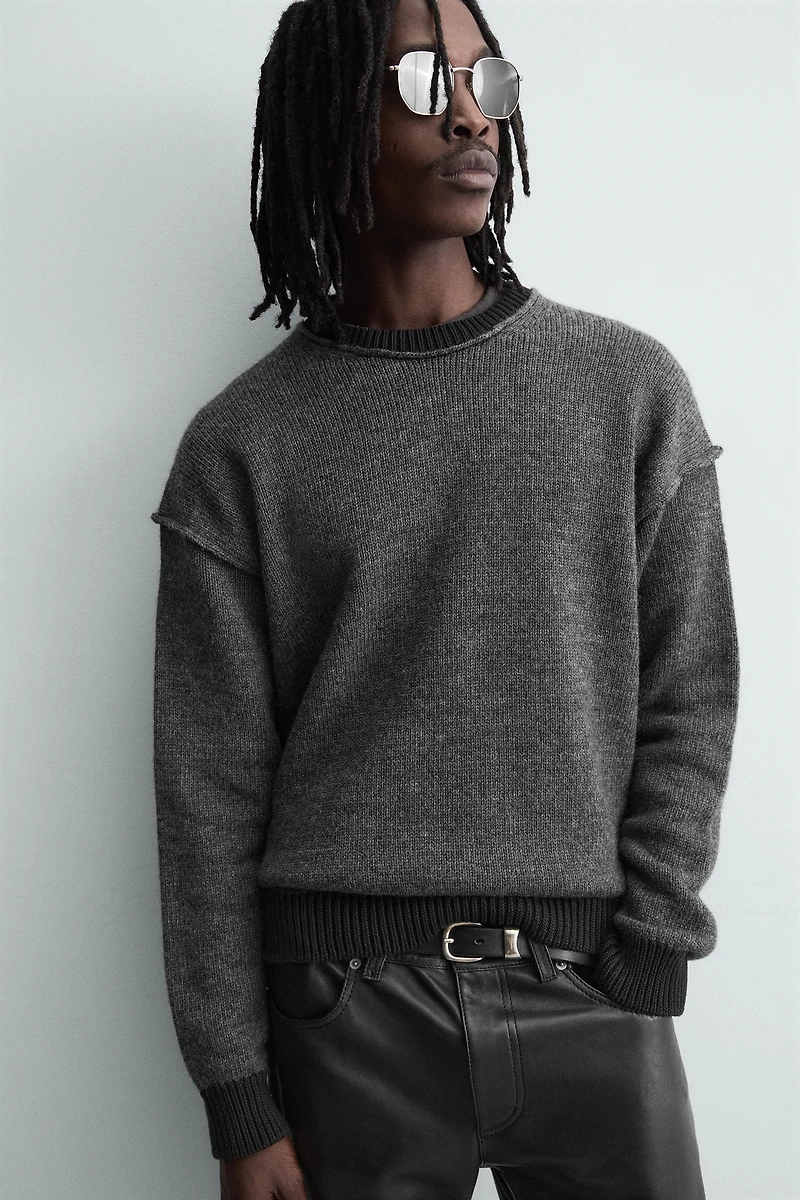 REVERSED SEAM CONTRAST JUMPER