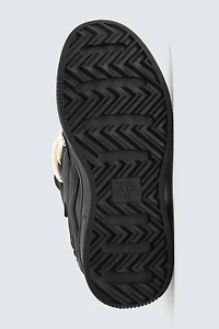SKATE SNEAKERS WITH ROPE LACES